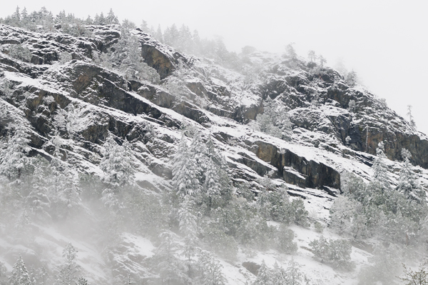_dsc0210snowycliffs_web